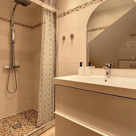 1 Bedroom Forville, 4 Min Palais,plages,croisette Apartment *